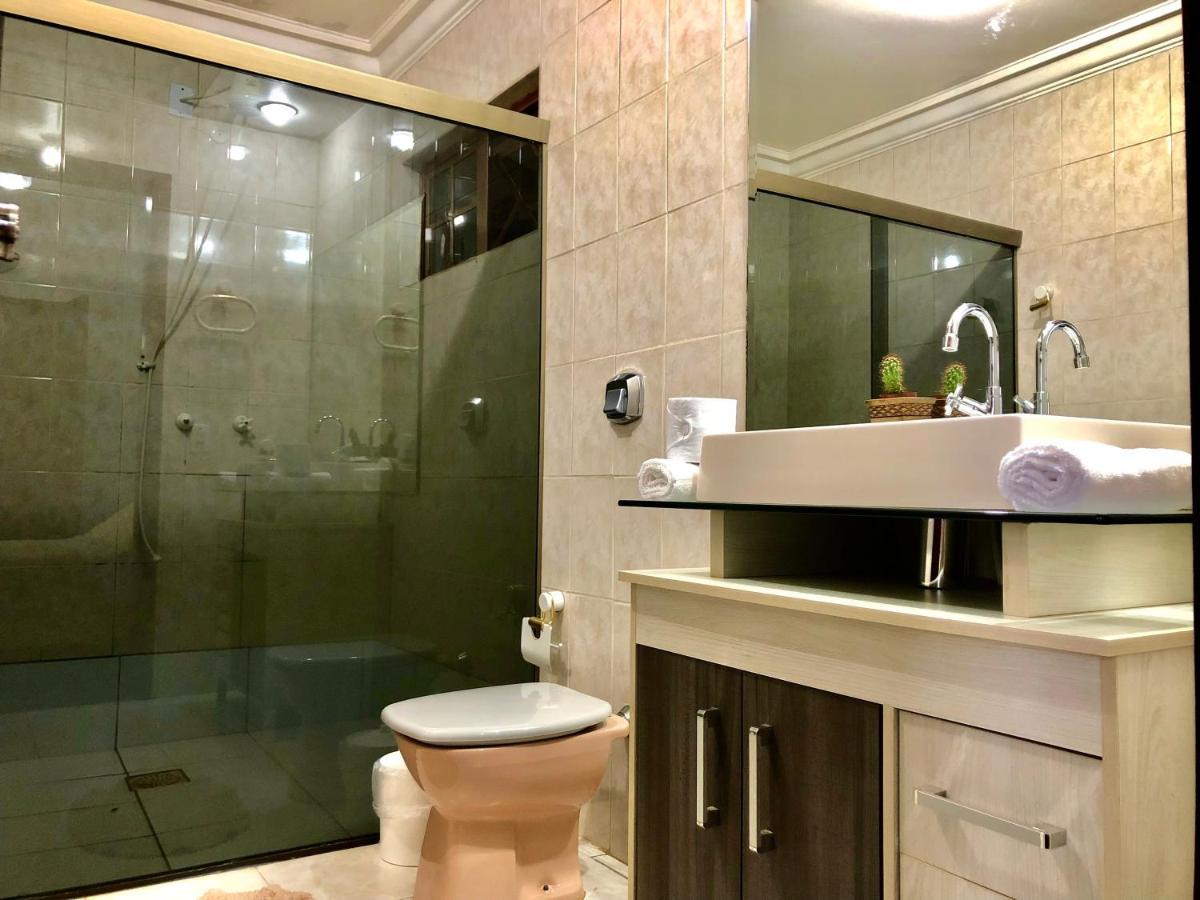 فيلا فوز دو إيغواسوفي Casa Com Piscina Proximo Atrativos/ Wifi/ Garagem المظهر الخارجي الصورة