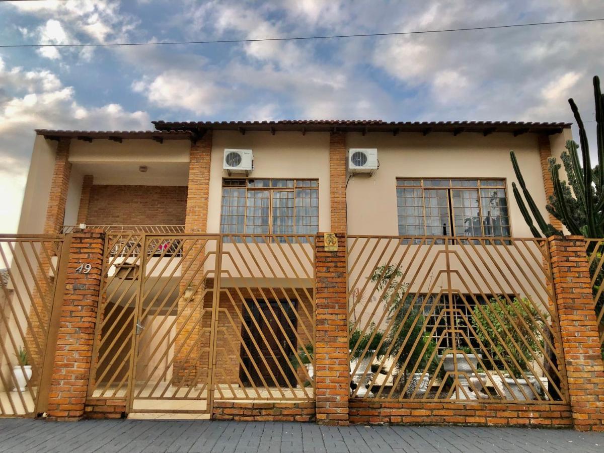 فيلا فوز دو إيغواسوفي Casa Com Piscina Proximo Atrativos/ Wifi/ Garagem المظهر الخارجي الصورة
