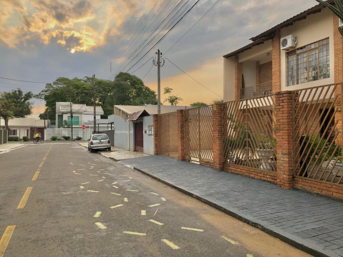 فيلا فوز دو إيغواسوفي Casa Com Piscina Proximo Atrativos/ Wifi/ Garagem المظهر الخارجي الصورة
